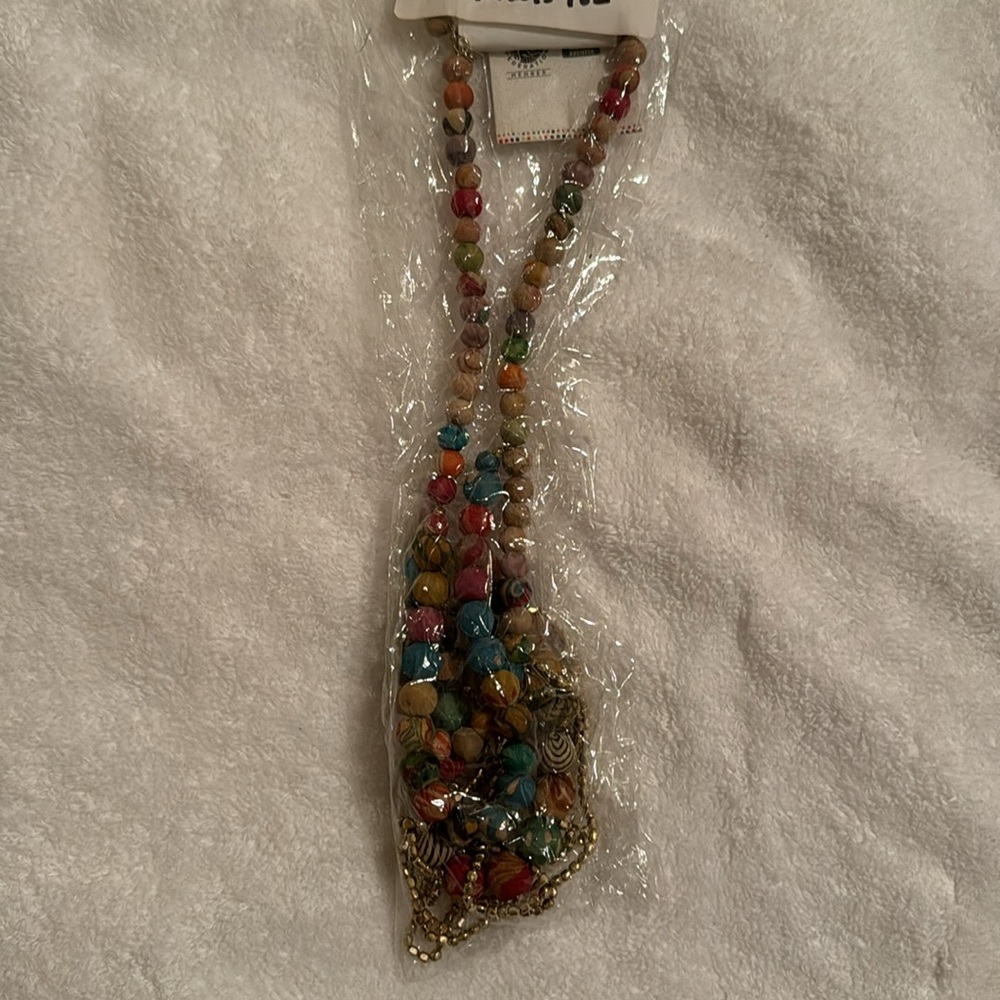 World Finds Tangled Kantha Necklace ✨ - Picture 9 of 11
